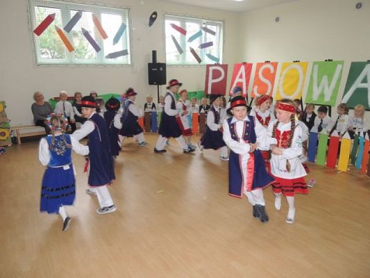  Grafika #3: Kaszubski występ na ślubowaniu grafika