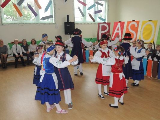  Grafika #6: Kaszubski występ na ślubowaniu grafika