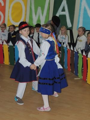  Grafika #10: Kaszubski występ na ślubowaniu grafika