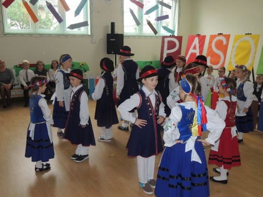  Grafika #11: Kaszubski występ na ślubowaniu grafika