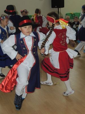  Grafika #13: Kaszubski występ na ślubowaniu grafika