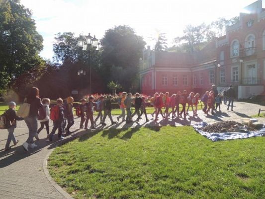  Grafika #1: Kaszubska wycieczka do Muzeum Piśmiennictwa i Muzyki Kaszubsko-Pomorskiej w Wejherowie grafika