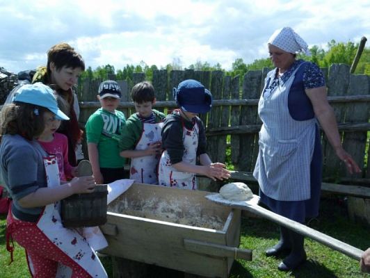 Grafika #3: OD ZIARENKA DO BOCHENKA czyli pierwszaki w Muzeum Wsi Słowińskiej w Klukach grafika
