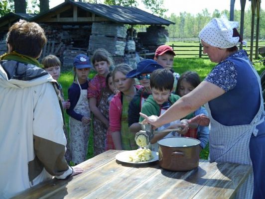  Grafika #11: OD ZIARENKA DO BOCHENKA czyli pierwszaki w Muzeum Wsi Słowińskiej w Klukach grafika