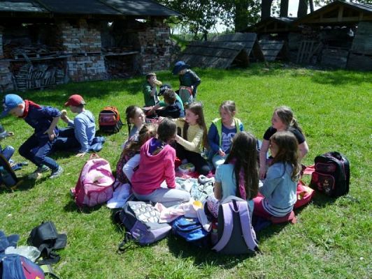  Grafika #19: OD ZIARENKA DO BOCHENKA czyli pierwszaki w Muzeum Wsi Słowińskiej w Klukach grafika