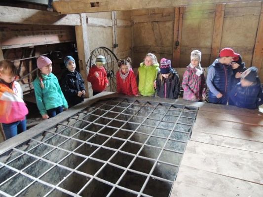  Grafika #2: 100 LAT – ZATRZYMANY CZAS czyli jak dawniej wyglądało życie w zagrodzie wiejskiej grafika