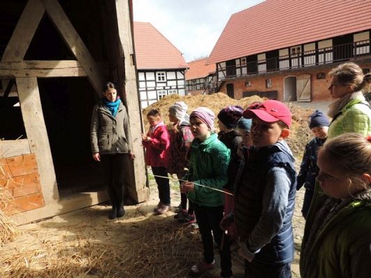  Grafika #0: 100 LAT – ZATRZYMANY CZAS czyli jak dawniej wyglądało życie w zagrodzie wiejskiej grafika