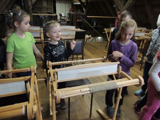  Grafika #9: 100 LAT – ZATRZYMANY CZAS czyli jak dawniej wyglądało życie w zagrodzie wiejskiej grafika