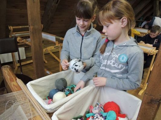  Grafika #13: 100 LAT – ZATRZYMANY CZAS czyli jak dawniej wyglądało życie w zagrodzie wiejskiej grafika