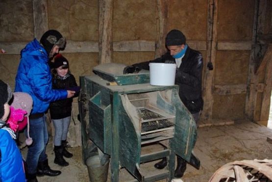  Grafika #2: 100 lat - Zatrzymany czasczyli wycieczka do Swołowa grafika