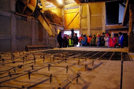  Grafika #1: 100 lat - Zatrzymany czasczyli wycieczka do Swołowa grafika