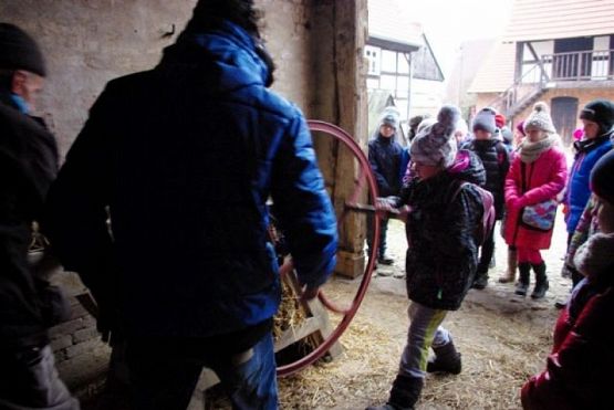  Grafika #5: 100 lat - Zatrzymany czasczyli wycieczka do Swołowa grafika