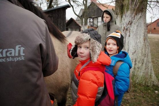  Grafika #6: 100 lat - Zatrzymany czasczyli wycieczka do Swołowa grafika