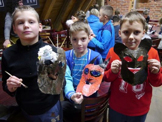  Grafika #16: 100 lat - Zatrzymany czasczyli wycieczka do Swołowa grafika