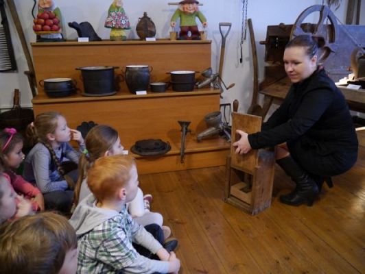  Grafika #1: Lekcja Muzealna Kaszuby jak malowane grafika