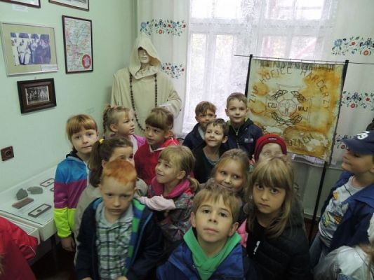  Grafika #3: Pamiątki z przeszłości – kaszubska wycieczka do Chmielna i Kartuz grafika