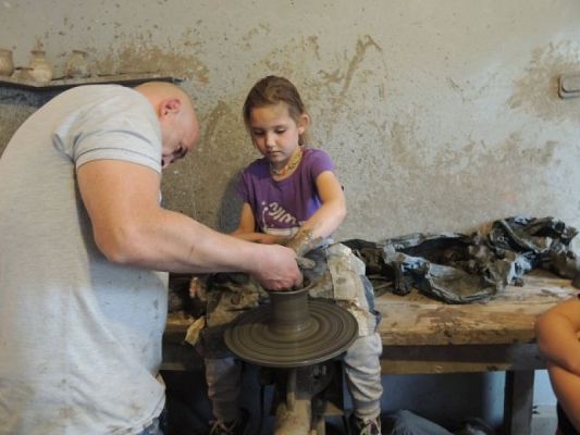  Grafika #10: Pamiątki z przeszłości – kaszubska wycieczka do Chmielna i Kartuz grafika