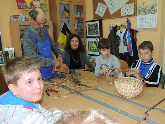  Grafika #0: POKAZ WYPLATANIA KOSZYKÓW grafika