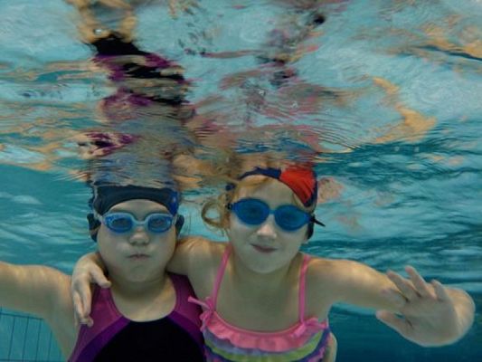  Grafika #4: Podwodne zdjęcia - fotorelacja z zajęć na basenie grafika