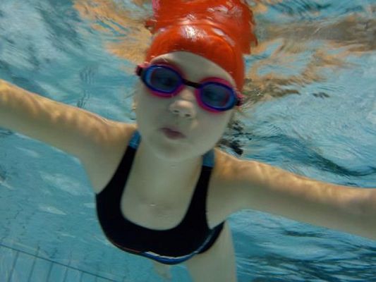  Grafika #15: Podwodne zdjęcia - fotorelacja z zajęć na basenie grafika