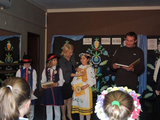  Grafika #9: ELIMINACJE POWIATOWE KONKURSU RECYTATORSKIEGO "RODNÔ MÒWA" grafika