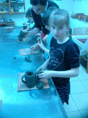  Grafika #4: PODZIWIAMY RZEŹBY LUDOWE I LEPIMY W GLINIE grafika