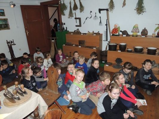  Grafika #0: ,,KASZUBY DAWNIEJ I DZIŚ" - LEKCJA MUZEALNA grafika