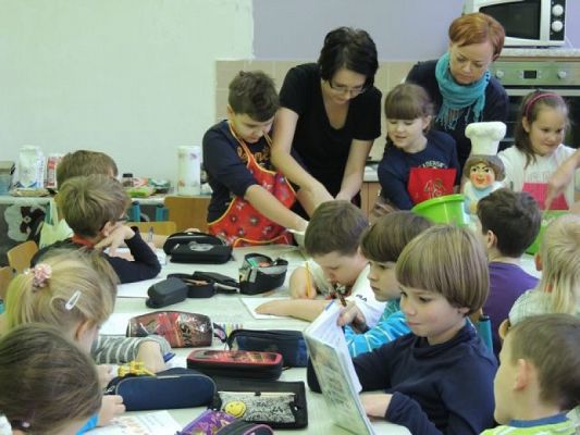  Grafika #4: ,,OD ZIARENKA DO BOCHENKA" grafika