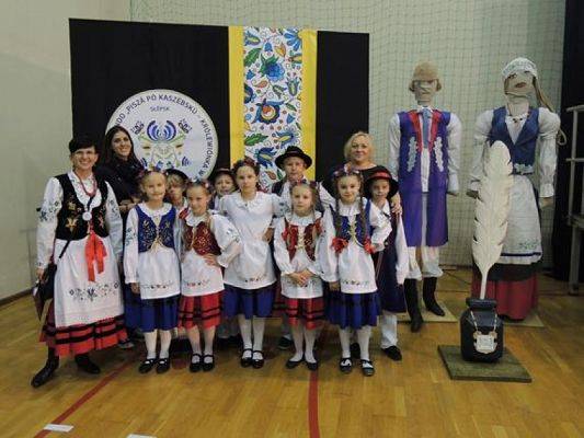 Grafika #2: ,,Lęborskie Słoneczka w Słupsku grafika