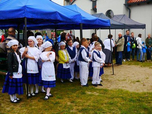 Grafika #0: Występ kaszubski w Mostach grafika