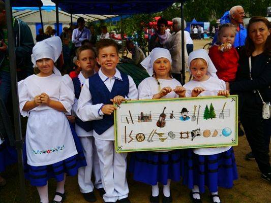 Grafika #1: Występ kaszubski w Mostach grafika