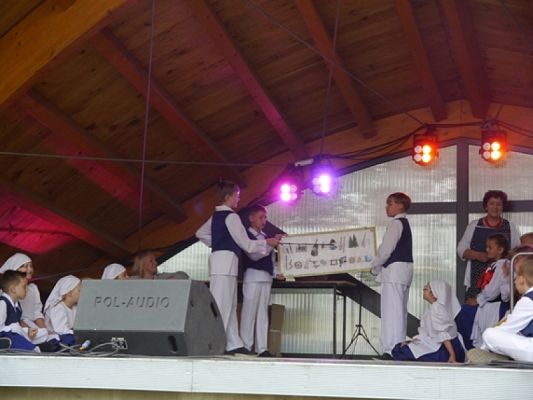 Grafika #9: Występ kaszubski w Mostach grafika