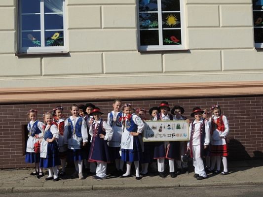 Grafika #1: ,,Lęborskie Słoneczka u przedszkolaków grafika