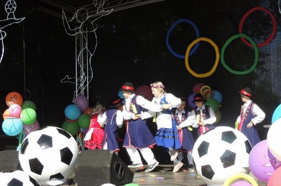 Grafika #5: WYSTĘP KASZUBSKI W CHARBROWIE grafika