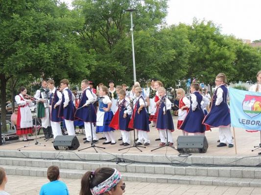 Grafika #21: ,,LĘBORSKIE SŁONECZKA na XX Międzynarodowym Festiwalu w Bratysławie grafika