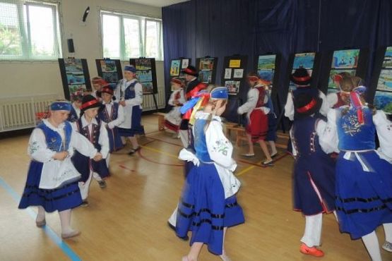 Grafika #2: ,,LĘBORSKIE SŁONECZKA na gali finałowej konkursu ,,Kaszuby jak malowane grafika