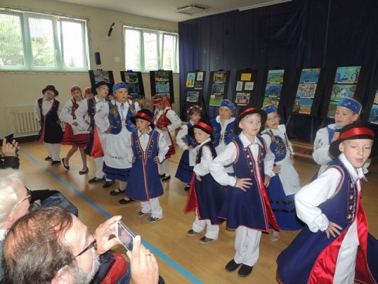 Grafika #5: ,,LĘBORSKIE SŁONECZKA na gali finałowej konkursu ,,Kaszuby jak malowane grafika