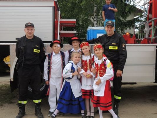 Grafika #1: Lęborskie Słoneczka na Festynie Rodzinnym w Mostach grafika