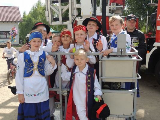 Grafika #4: Lęborskie Słoneczka na Festynie Rodzinnym w Mostach grafika