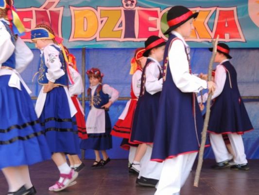  Grafika #2: "Lęborskie Słoneczka z występem na Placu Pokoju grafika