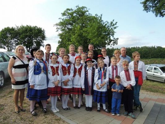  Grafika #12: KASZUBI NA FESTYNIE RODZINNYM W ŁEBUNI grafika