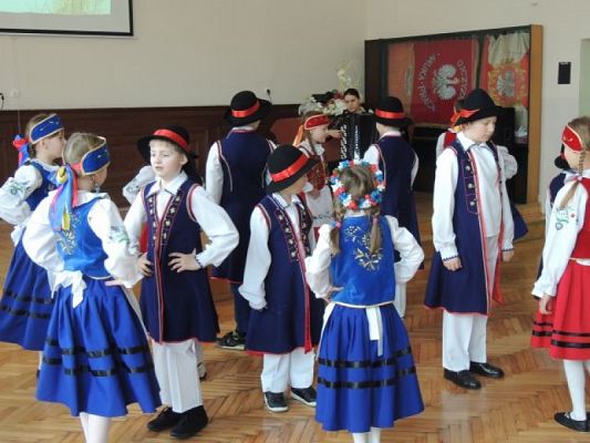  Grafika #4: Lãbòrsczé Słunuszka z występem w Szkole Podstawowej Nr 3 w Lęborku grafika