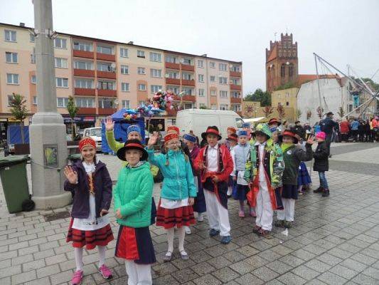  Grafika #0: Lãbòrsczé Słunuszka z występem na Placu Pokoju grafika