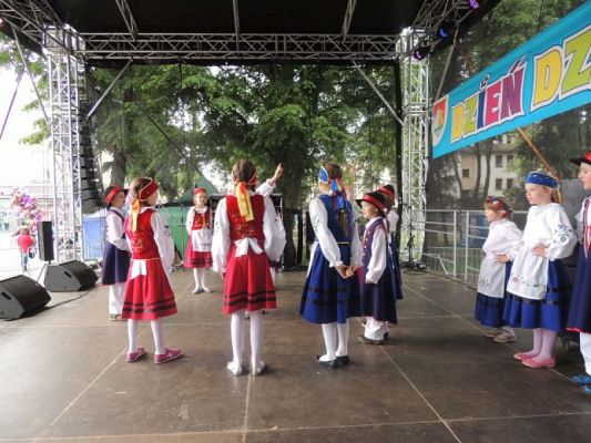  Grafika #7: Lãbòrsczé Słunuszka z występem na Placu Pokoju grafika