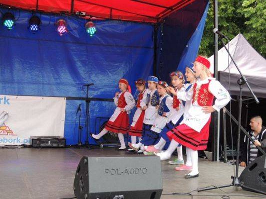 Grafika #4: WYSTĘP KASZUBSKI NA PLACU POKOJU grafika