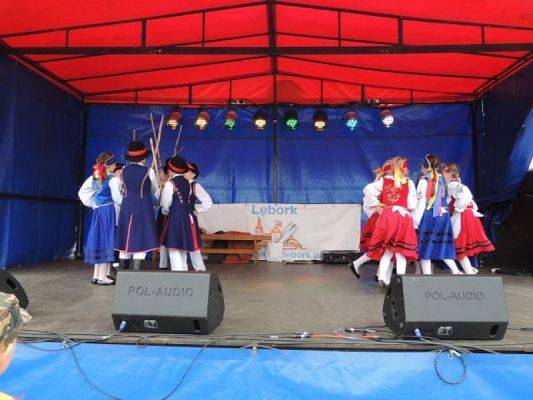  Grafika #6: WYSTĘP KASZUBSKI NA PLACU POKOJU grafika