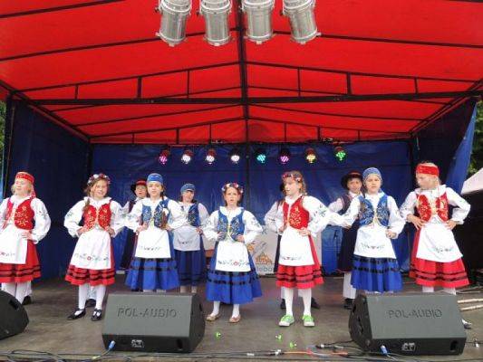  Grafika #10: WYSTĘP KASZUBSKI NA PLACU POKOJU grafika