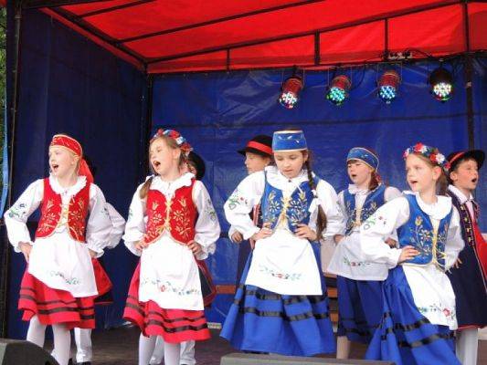  Grafika #11: WYSTĘP KASZUBSKI NA PLACU POKOJU grafika