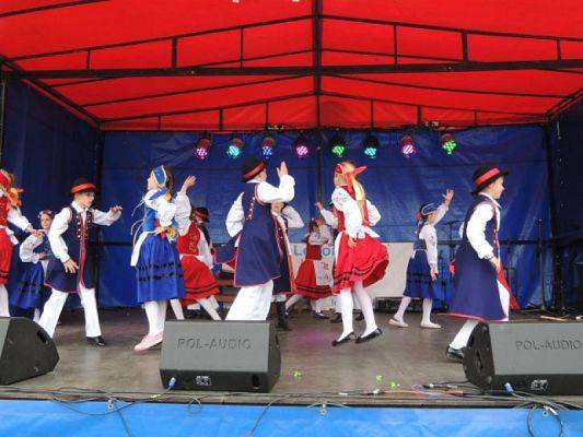  Grafika #14: WYSTĘP KASZUBSKI NA PLACU POKOJU grafika