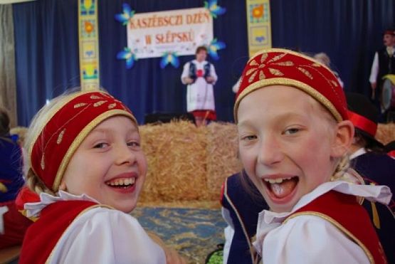  Grafika #0: KASZËBSCZI DZÉŃ W SŁÉPSKÙ grafika